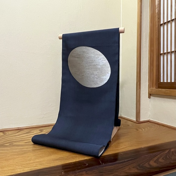 月（紬橡紺青）九寸名古屋帯「洛風林」 - 京呉服塚本