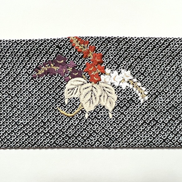 名古屋帯　総刺繍　菊柄　009 アンティーク井和井】名古屋帯 黒地 菊 刺繍[アンティーク］