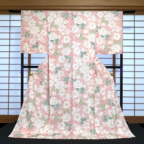 鉄線と牡丹(桃色地)　小紋着物