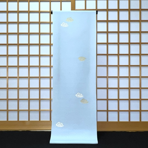 瑞雲散し（空色地）　小紋着尺
