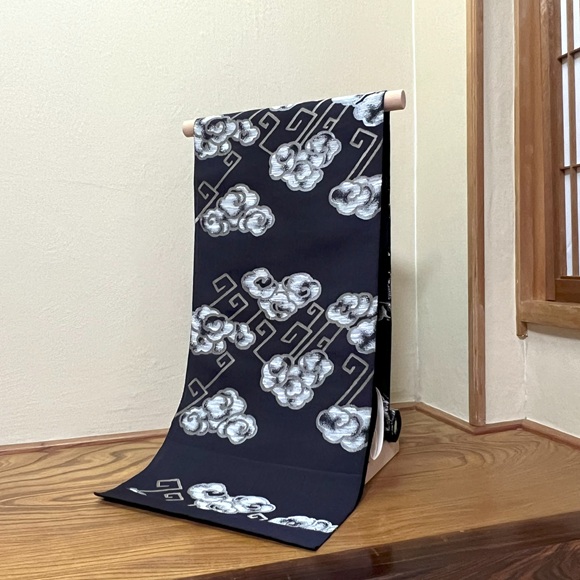 雷文（紺銀/紬地）九寸名古屋帯