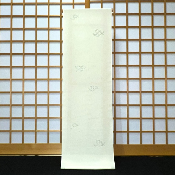 小紋 紬 つむぎ 草花模様 妖精 蝶々 珍柄 鉄色 紬着物 NK-957 鬼紬 大江山 紬 つむぎ 証紙付き 袷 レディース 正絹 ベージュ 花柄 京