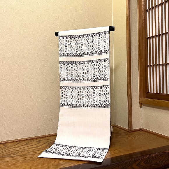 菊いちご　九寸名古屋帯