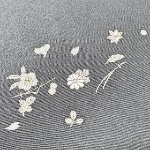 京呉服 塚本 / 四季花散し刺繡 付下げ着尺